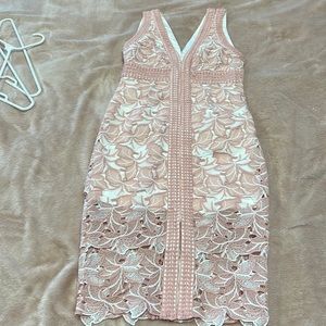 Beautiful lace detail dress in size 4